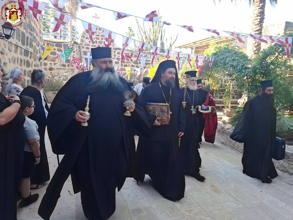 Πατριάρχης Ιεροσολύμων: Θεμέλια της Εκκλησίας μας οι Απόστολοι - μια φωτογραφία 6