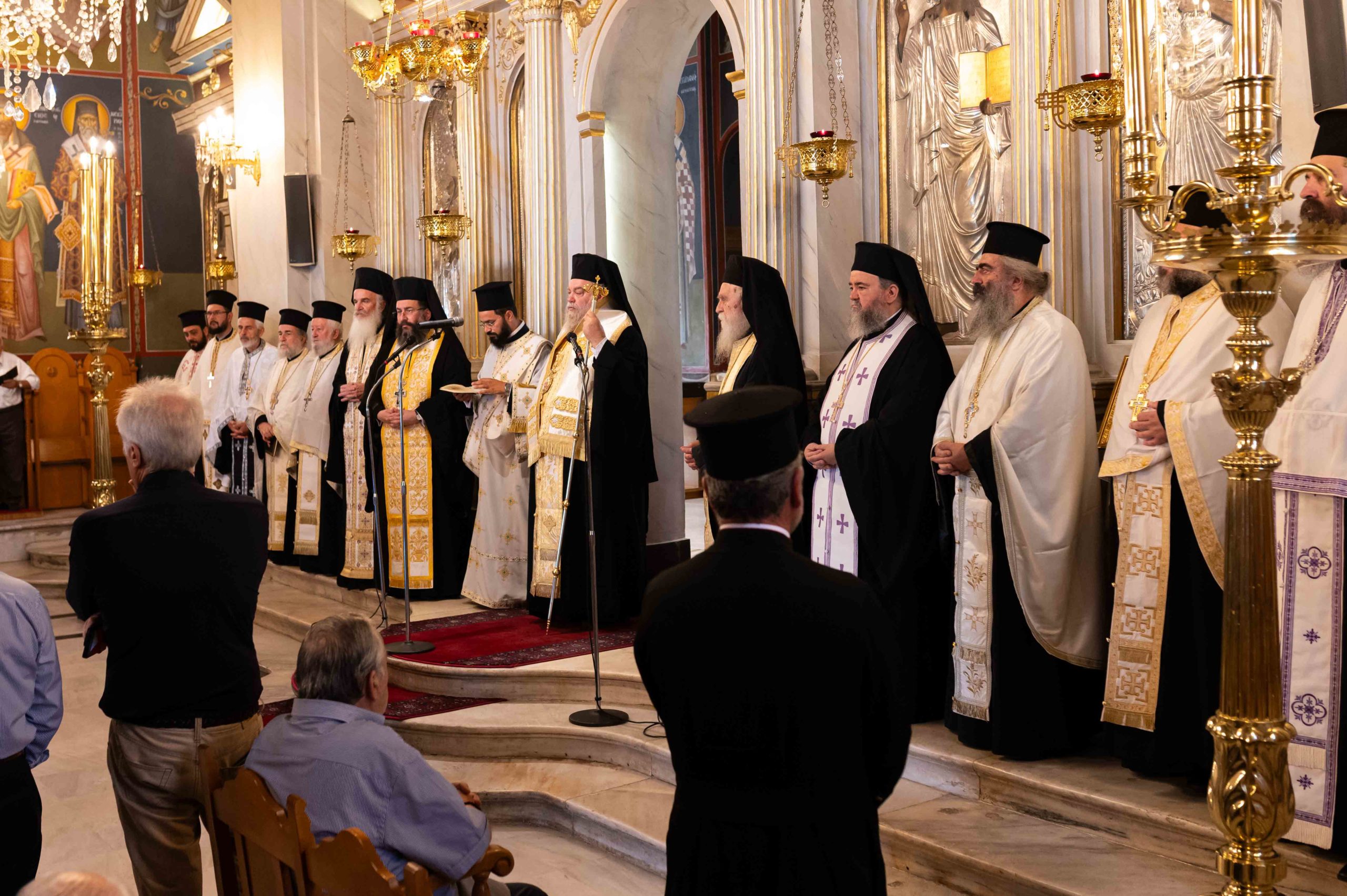 Η Εξόδιος Ακολουθία του π. Περικλή Μαγκαφά στην Καλαμάτα - μια φωτογραφία 1