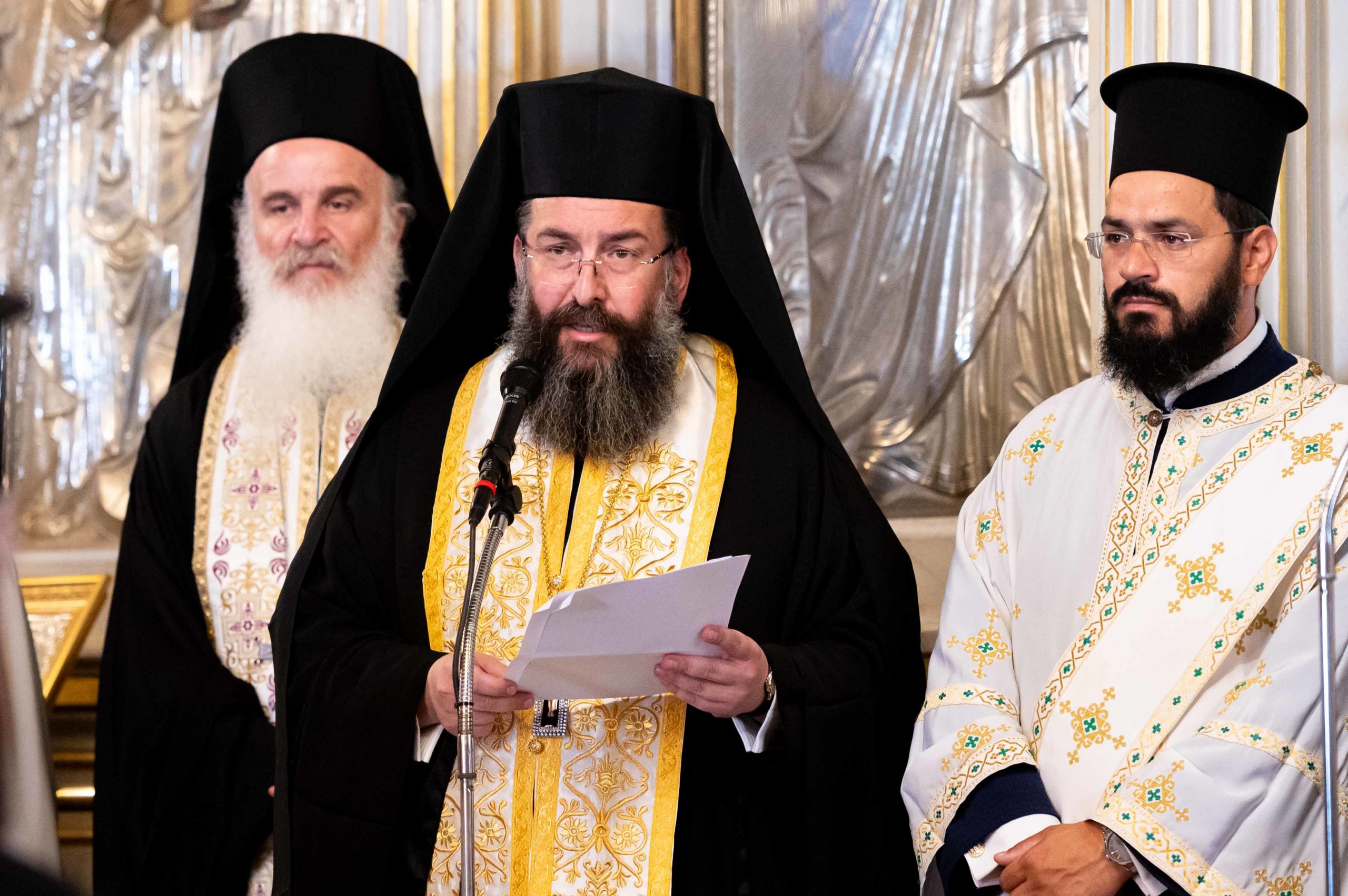 Η Εξόδιος Ακολουθία του π. Περικλή Μαγκαφά στην Καλαμάτα - μια φωτογραφία 3