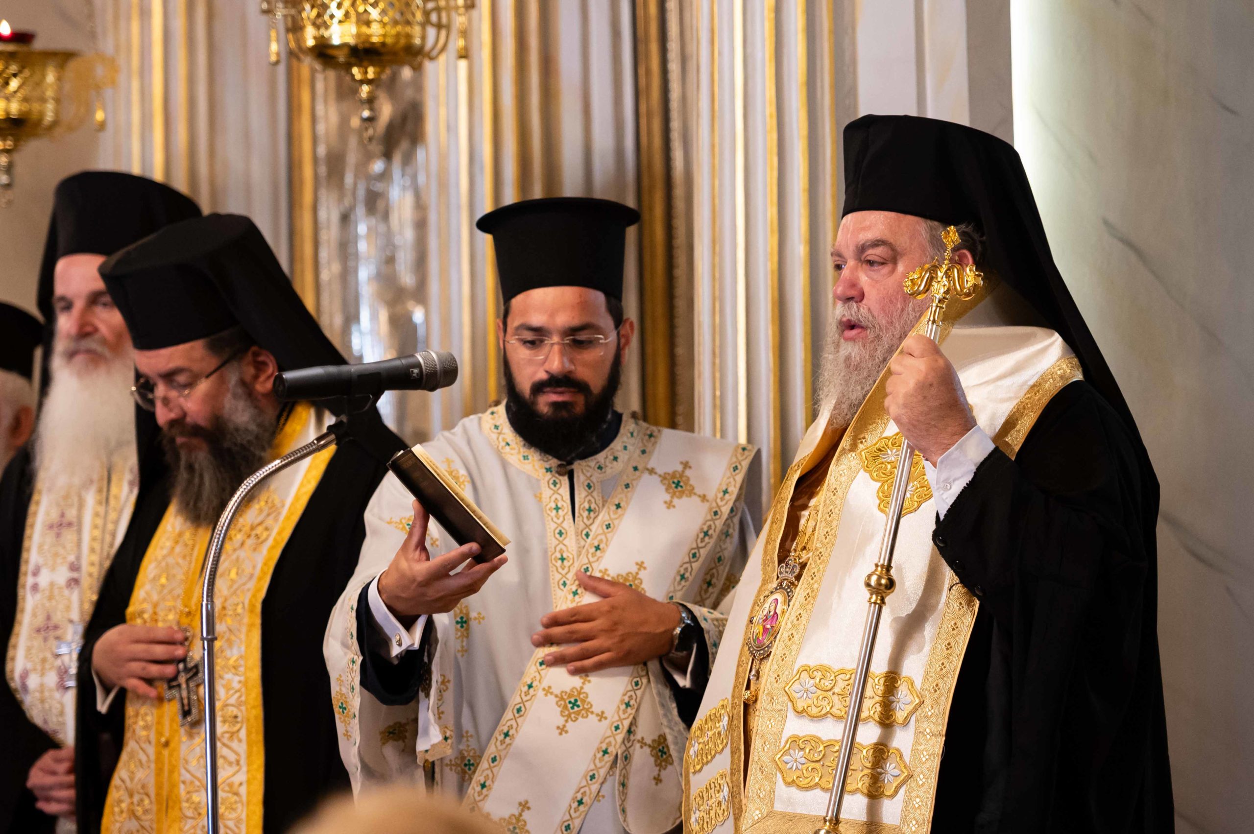 Η Εξόδιος Ακολουθία του π. Περικλή Μαγκαφά στην Καλαμάτα - μια φωτογραφία 4
