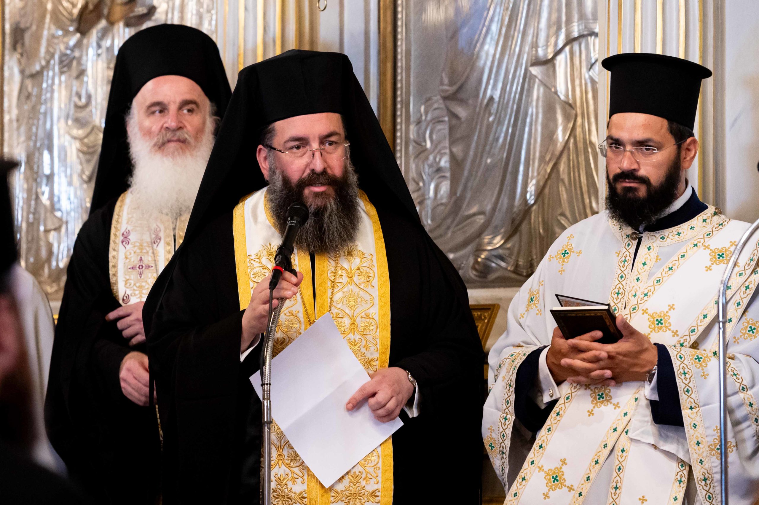 Η Εξόδιος Ακολουθία του π. Περικλή Μαγκαφά στην Καλαμάτα - μια φωτογραφία 6