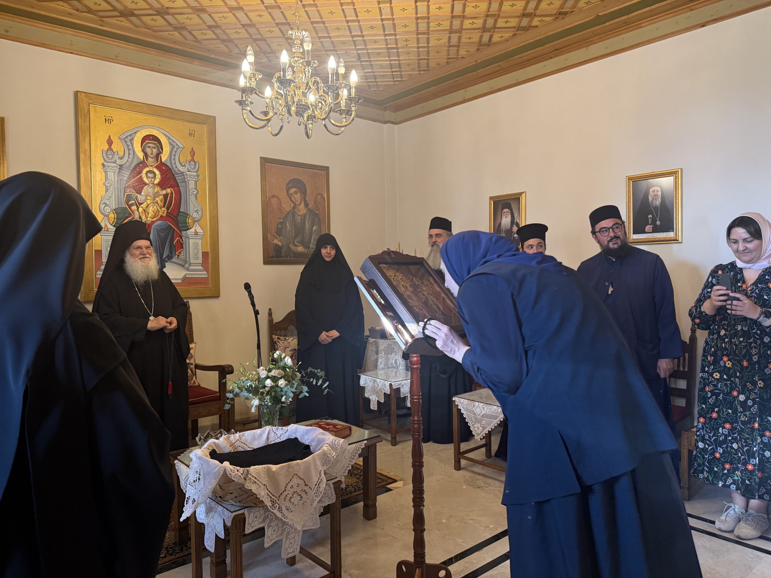 Ρασοφορία έξι δοκίμων μοναζουσών στη Μονή Ταξιαρχών Πηλίου - μια φωτογραφία 1