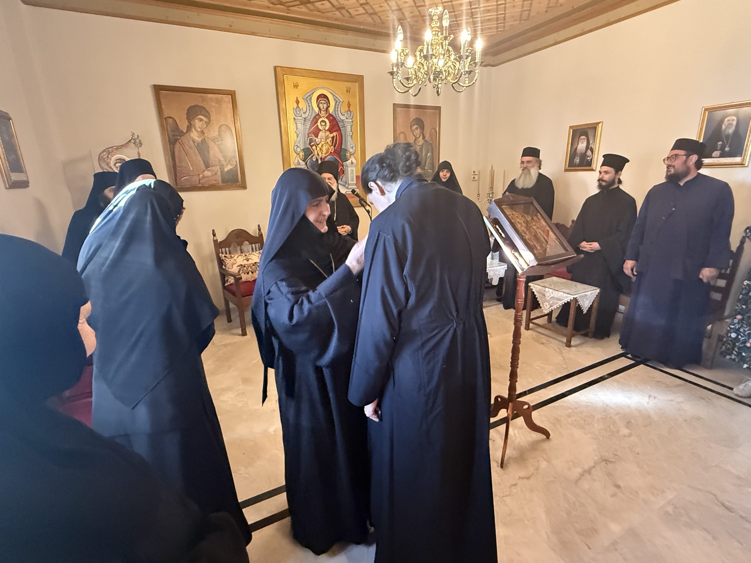 Ρασοφορία έξι δοκίμων μοναζουσών στη Μονή Ταξιαρχών Πηλίου - μια φωτογραφία 3