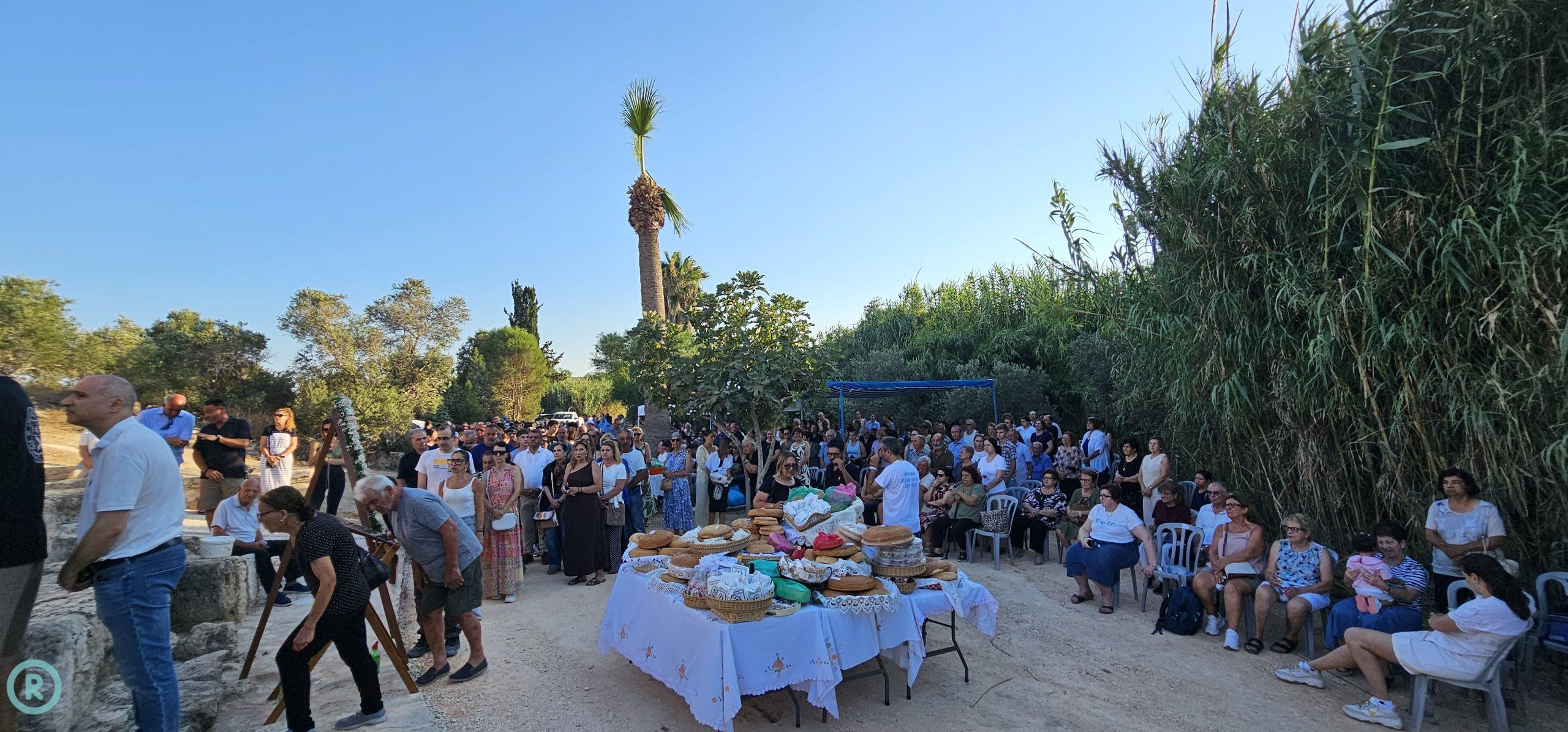 Εσπερινός της Αγίας Μαρίνας τελέστηκε στη νεκρή ζώνη στη Δερύνεια - μια φωτογραφία 3