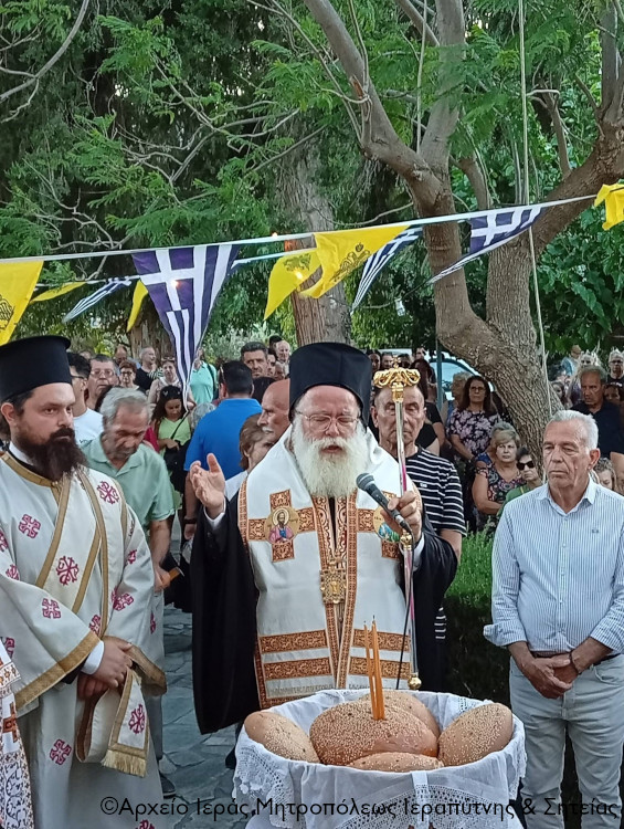 Πλήθος κόσμου στην Ιεράπετρα για την εορτή της Αγίας Μαρίνης - μια φωτογραφία 12
