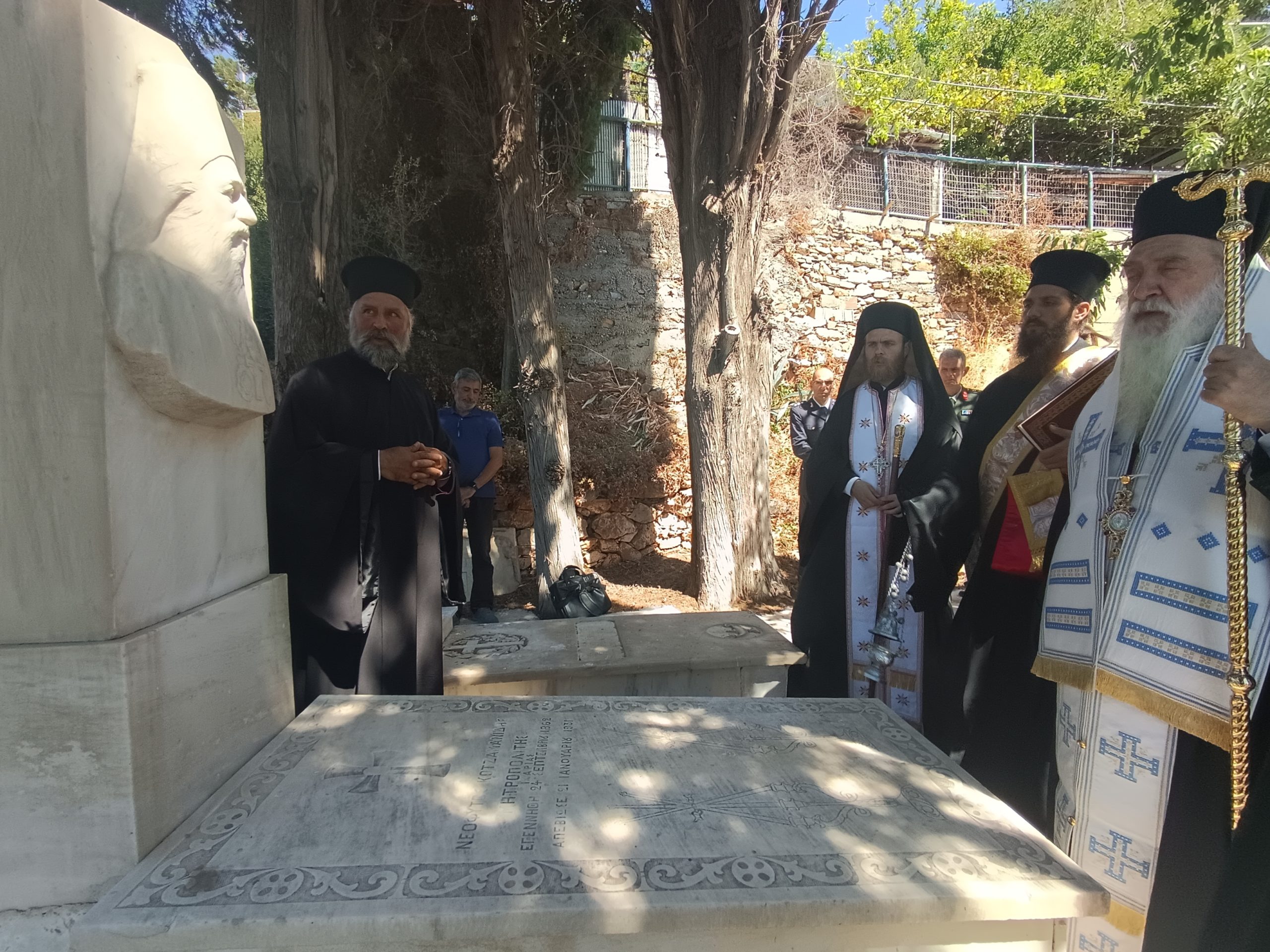 Ποιμαντική επίσκεψη του Μητροπολίτη Σάμου σε Φούρνους και Ικαρία - μια φωτογραφία 7