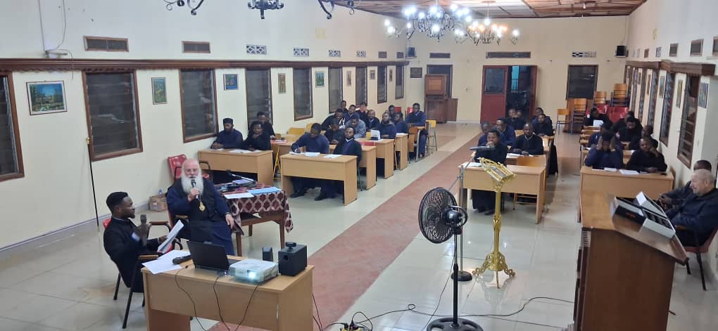 Ετήσια ιερατική σύναξη της Μητρόπολης Κινσάσας για το Μεγαλείο της Ιερωσύνης - μια φωτογραφία 10