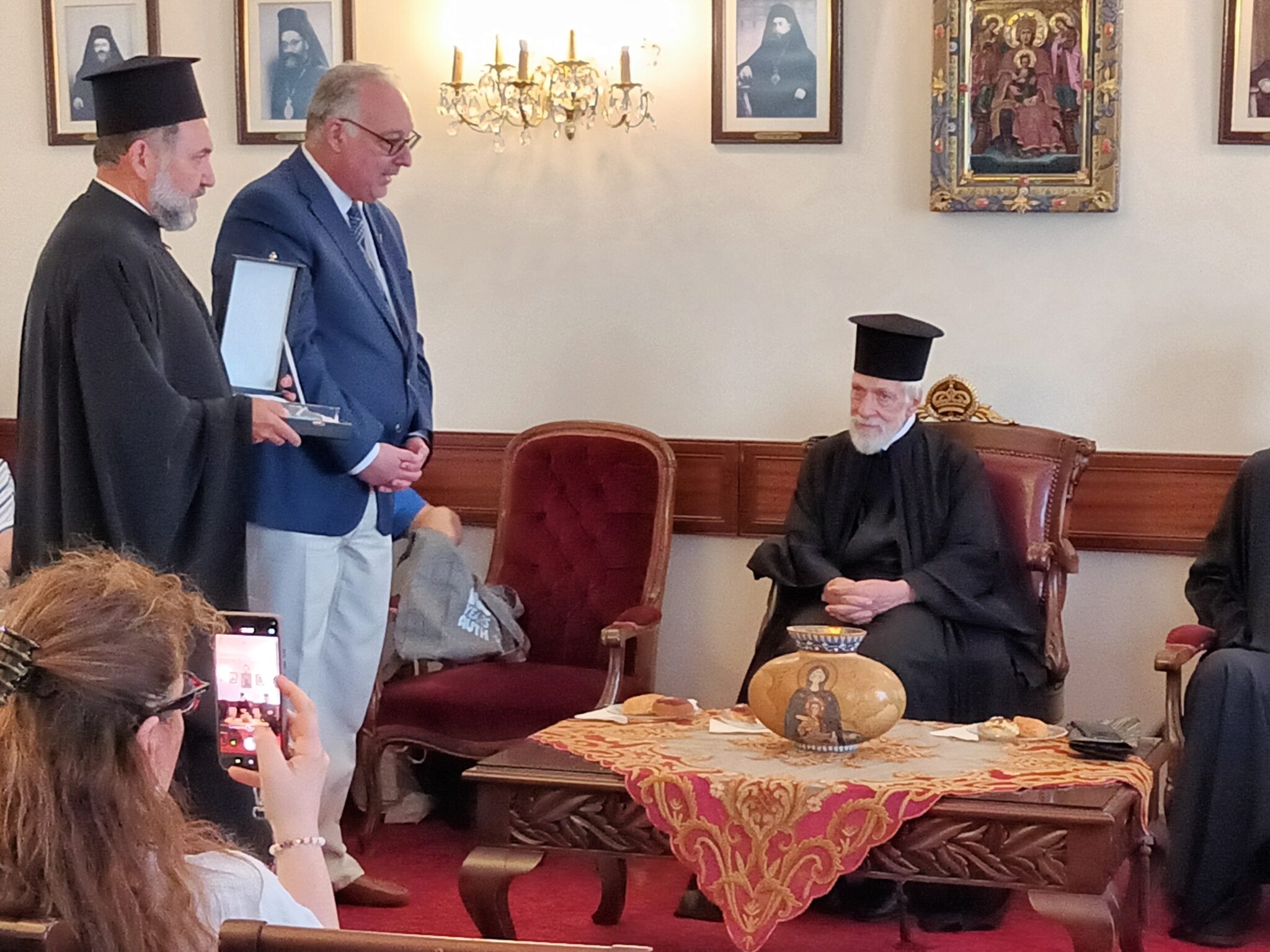 Αντιπροσωπεία του Τμήματος Θεολογίας ΑΠΘ στον Πατριάρχη Βαρθολομαίο - μια φωτογραφία 7