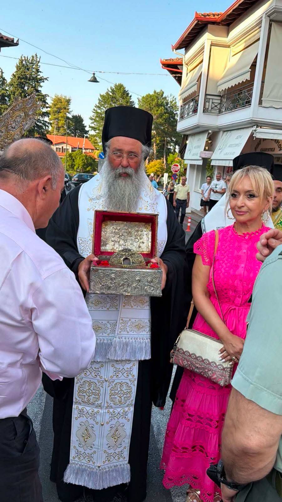 Το Λιτόχωρο υποδέχθηκε με λαμπρότητα την Τιμία Κάρα του Αγίου Παρθενίου - μια φωτογραφία 3