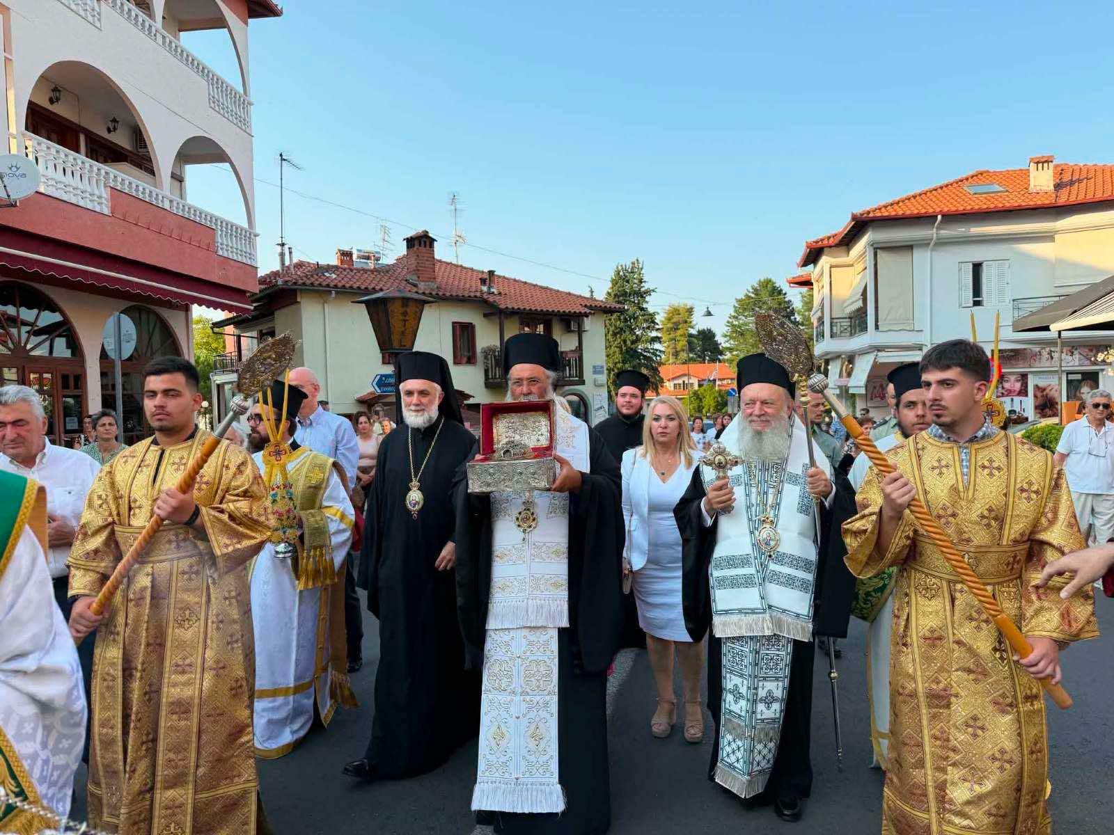 Το Λιτόχωρο υποδέχθηκε με λαμπρότητα την Τιμία Κάρα του Αγίου Παρθενίου - μια φωτογραφία 8
