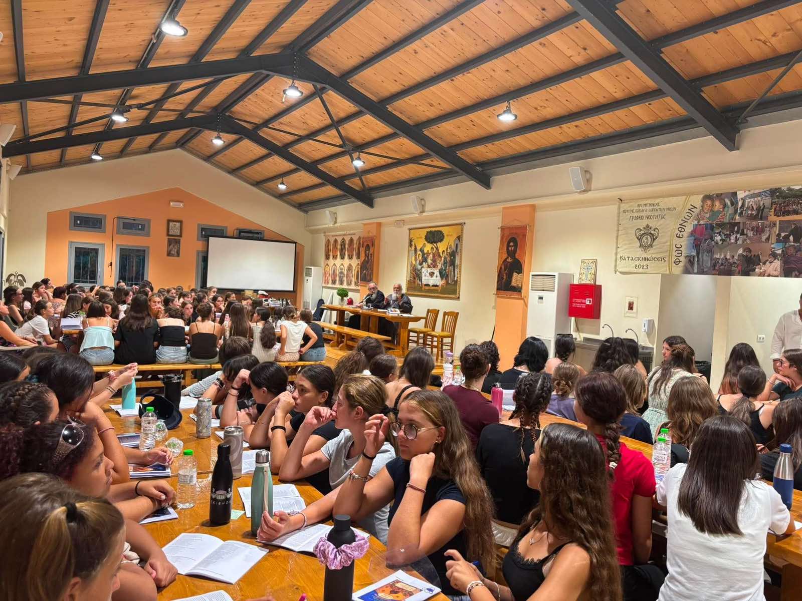 Μεγάλη συμμετοχή ορθόδοξων νέων στις κατασκηνώσεις της Μητρόπολης Κερκύρας - μια φωτογραφία 3