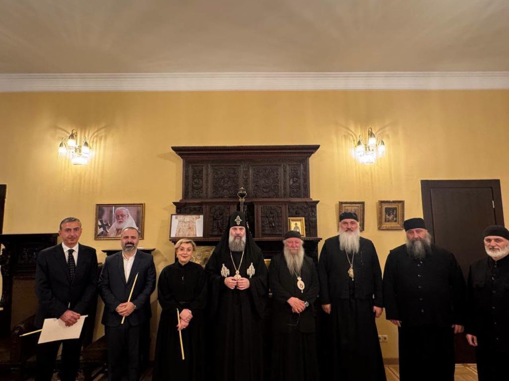 Πατριάρχης Γεωργίας Σίο Γ' δέχθηκε την υπουργό Πολιτισμού στην Τιφλίδα - μια φωτογραφία 3
