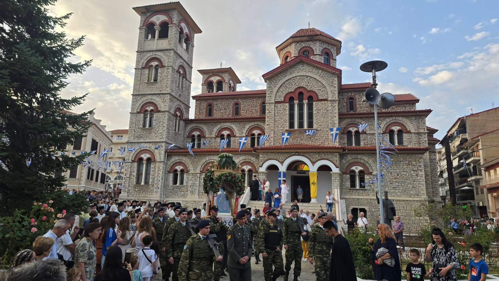 Πανηγυρικός Εσπερινός τίμησε τον Πολιούχο Άγιο Παντελεήμονα στη Φλώρινα - μια φωτογραφία 7