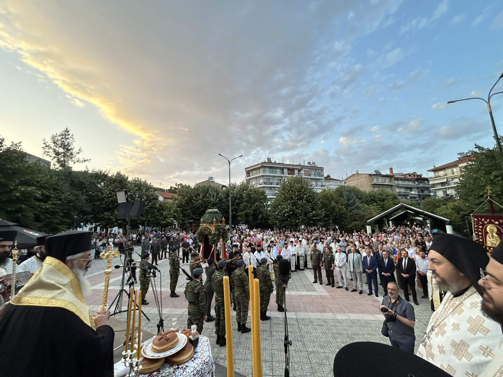 Πανηγυρικός Εσπερινός τίμησε τον Πολιούχο Άγιο Παντελεήμονα στη Φλώρινα - μια φωτογραφία 12