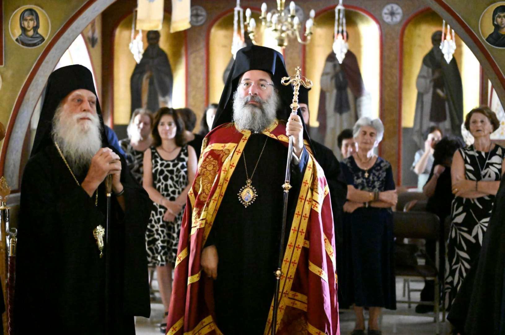 Αρχιερατική Θεία Λειτουργία από τον Ρεθύμνης Πρόδρομο στη Μονή μετανοίας του - μια φωτογραφία 2