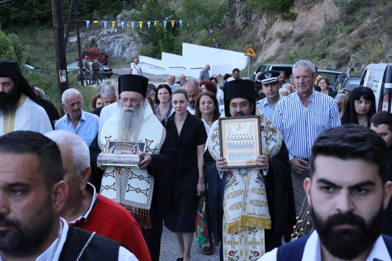 Υποδοχή ιερών λειψάνων και χειροθεσία Αρχιμανδρίτη στη Δράμα - μια φωτογραφία 3