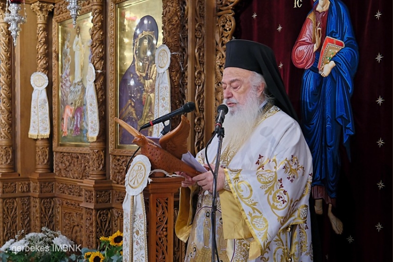 Μητροπολίτης Νάουσας: Η φωνή του Θεού καλεί τους πιστούς να ζουν ενάρετα - μια φωτογραφία 1