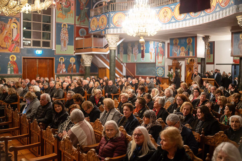 Αρχ. Μακάριος: Πρόσκληση για πνευματική μεταμόρφωση η σημερινή εορτή - μια φωτογραφία 1