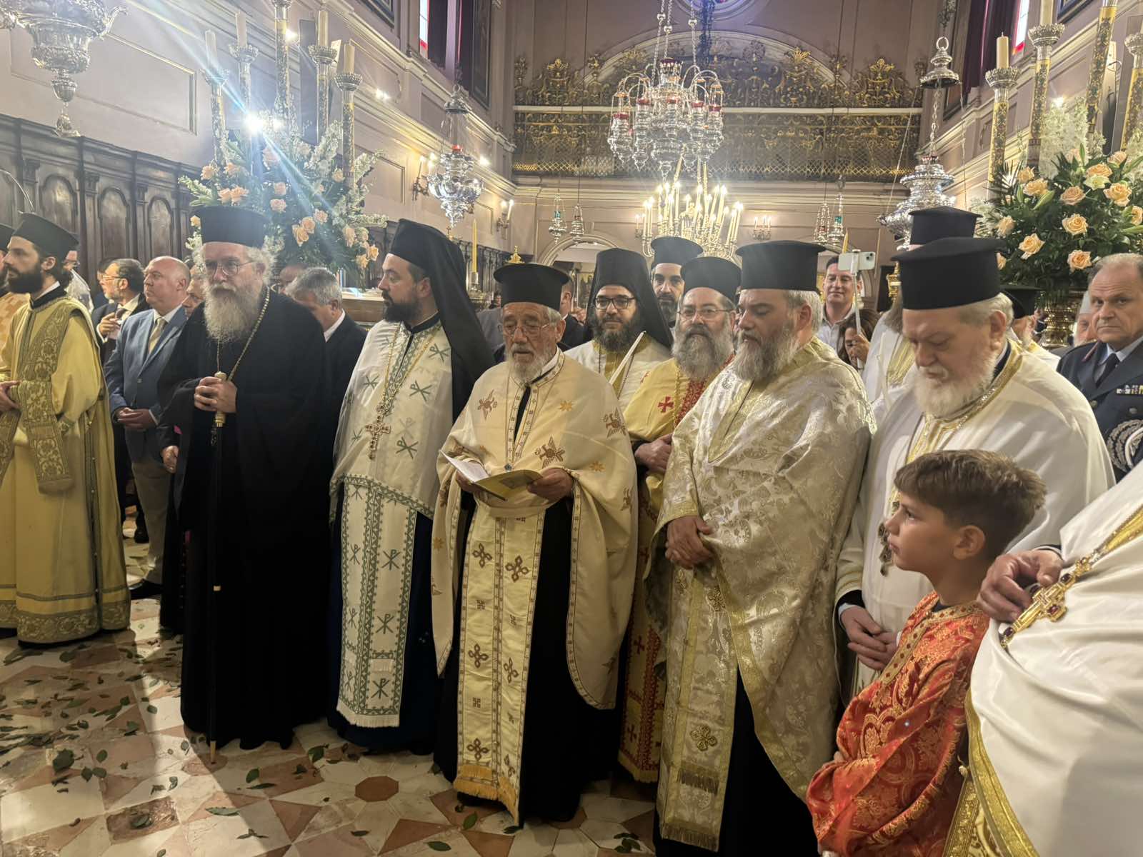 Κορυφώθηκε η πανήγυρις του θαύματος στην Κέρκυρα με λαμπρά λιτανεία - μια φωτογραφία 12