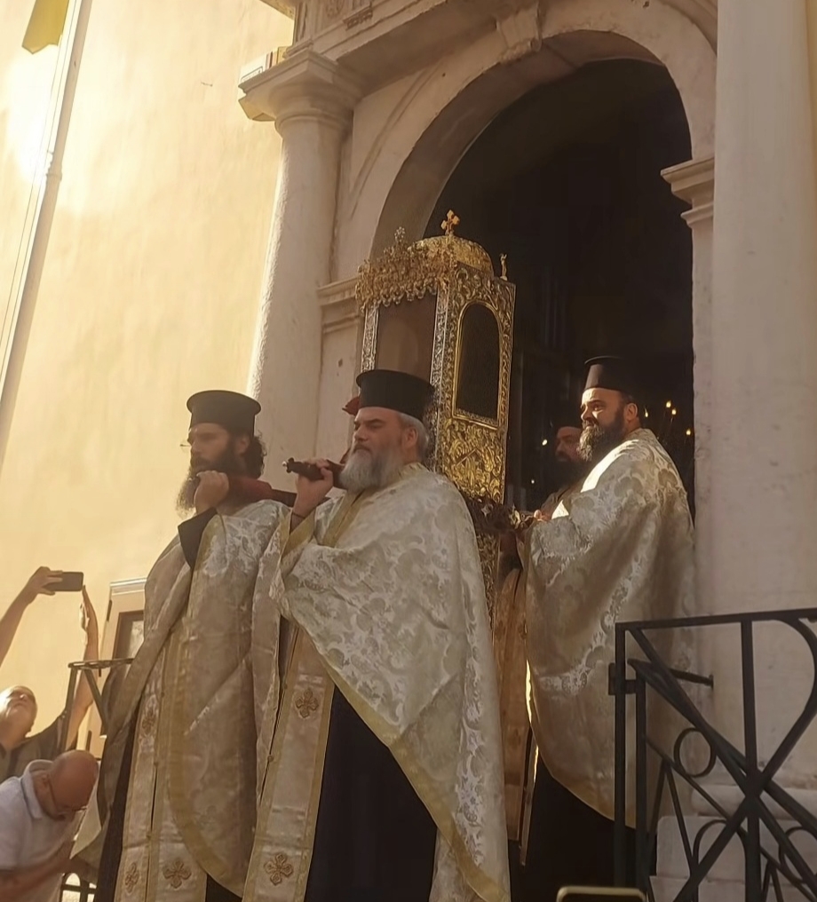 Τα «Μπάσματα» έκλεισαν την πανήγυρη του Αγίου Σπυρίδωνος στην Κέρκυρα - μια φωτογραφία 1