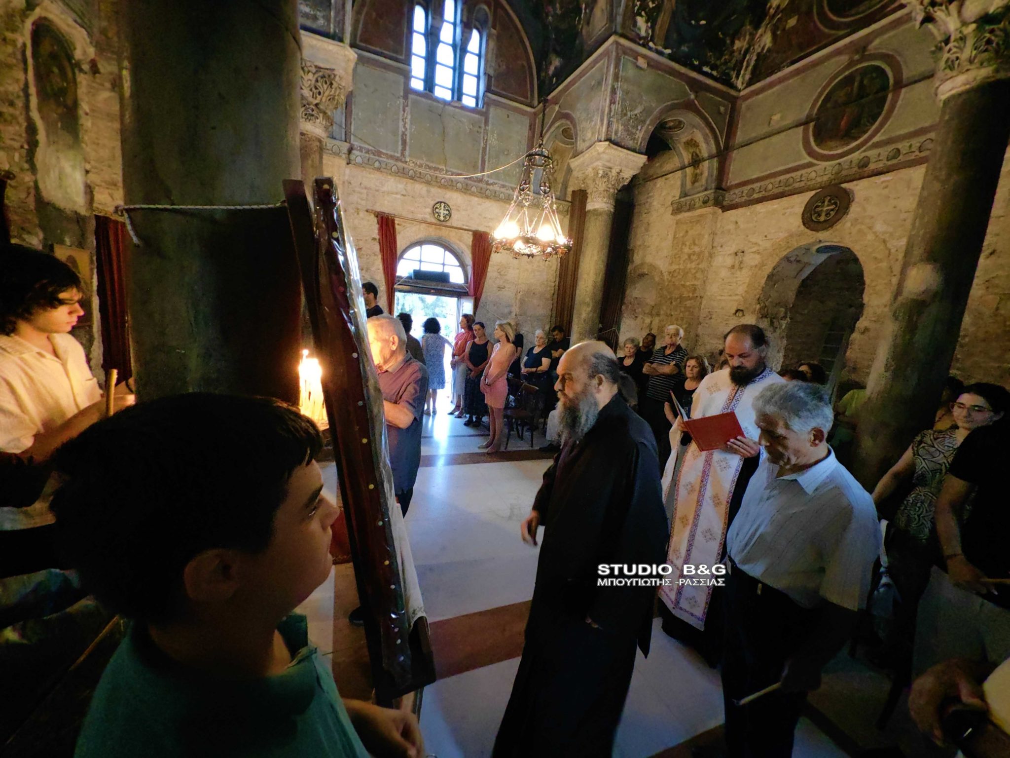 Λιτανεύτηκε η Ιερά Εικόνα της Κοιμήσεως Θεοτόκου στην Αγία Τριάδα Αργολίδας - μια φωτογραφία 14