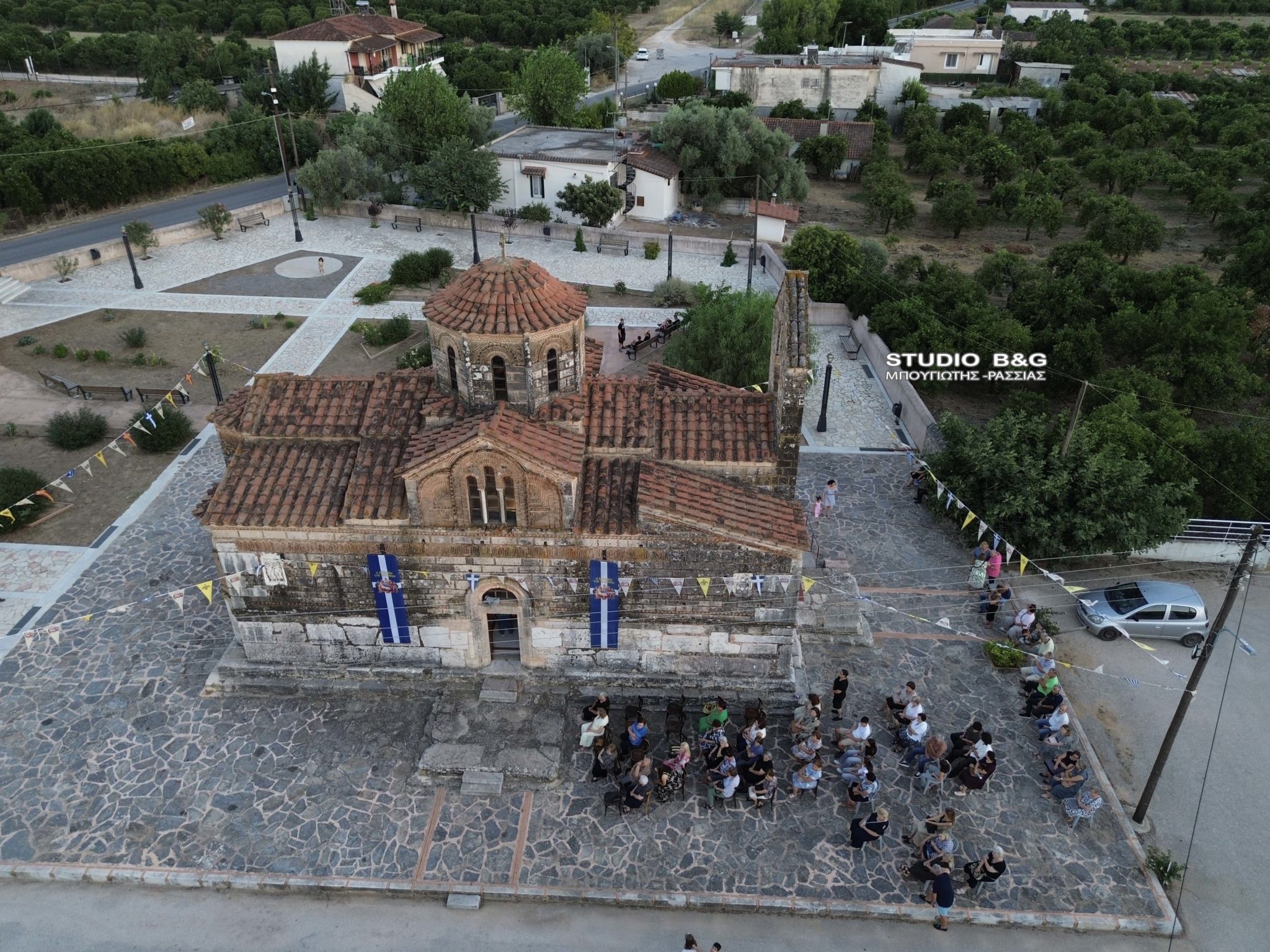 Λιτανεύτηκε η Ιερά Εικόνα της Κοιμήσεως Θεοτόκου στην Αγία Τριάδα Αργολίδας - μια φωτογραφία 15