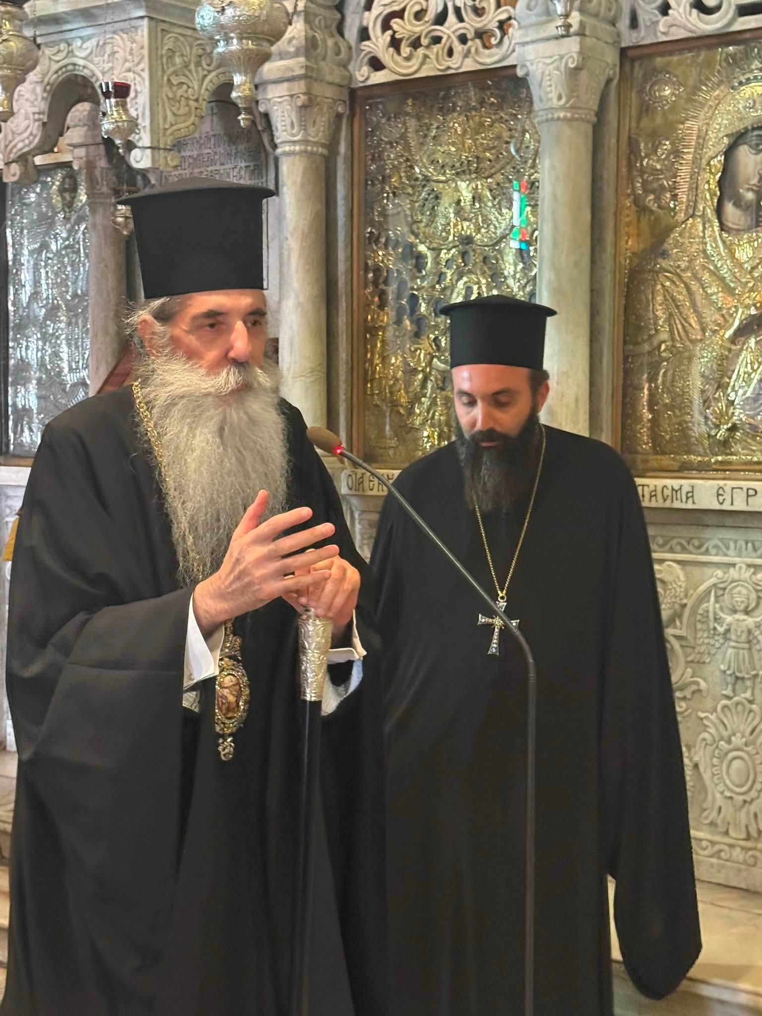 Ο Πειραιώς Σεραφείμ επισκέφθηκε την Ύδρα για την Κοίμηση της Θεοτόκου - μια φωτογραφία 1
