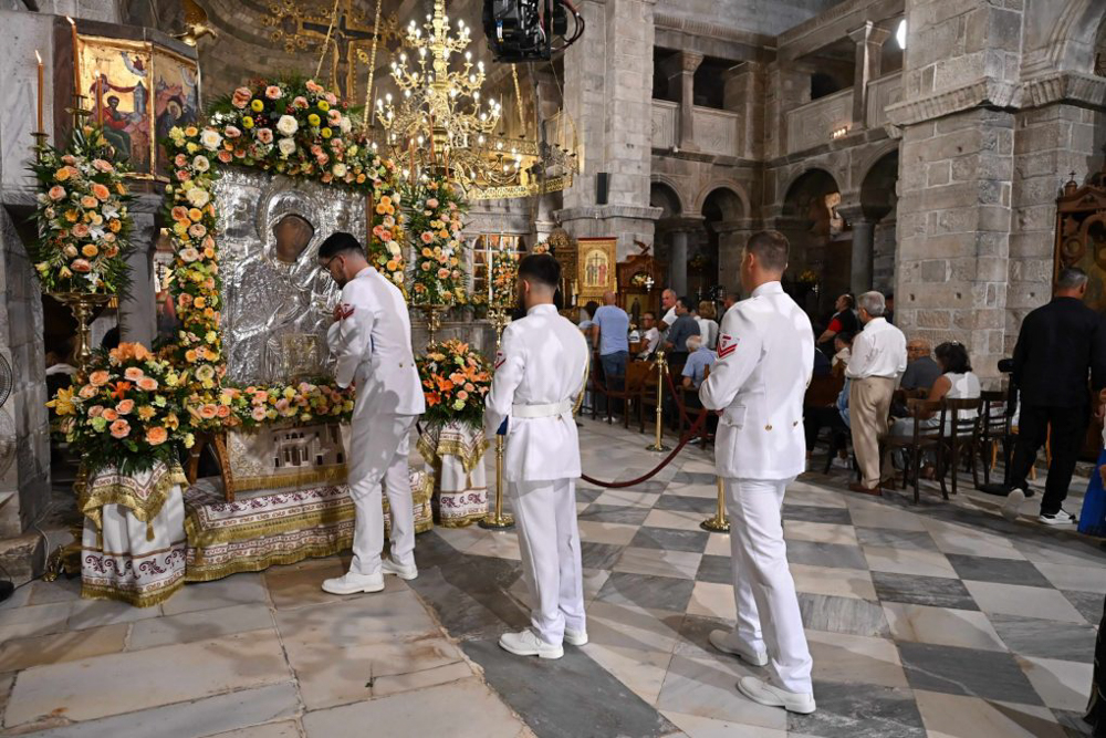 Η Ελλάδα τίμησε την Παναγία - Ο εορτασμός του Δεκαπενταυγούστου ανά Μητρόπολη - μια φωτογραφία 3