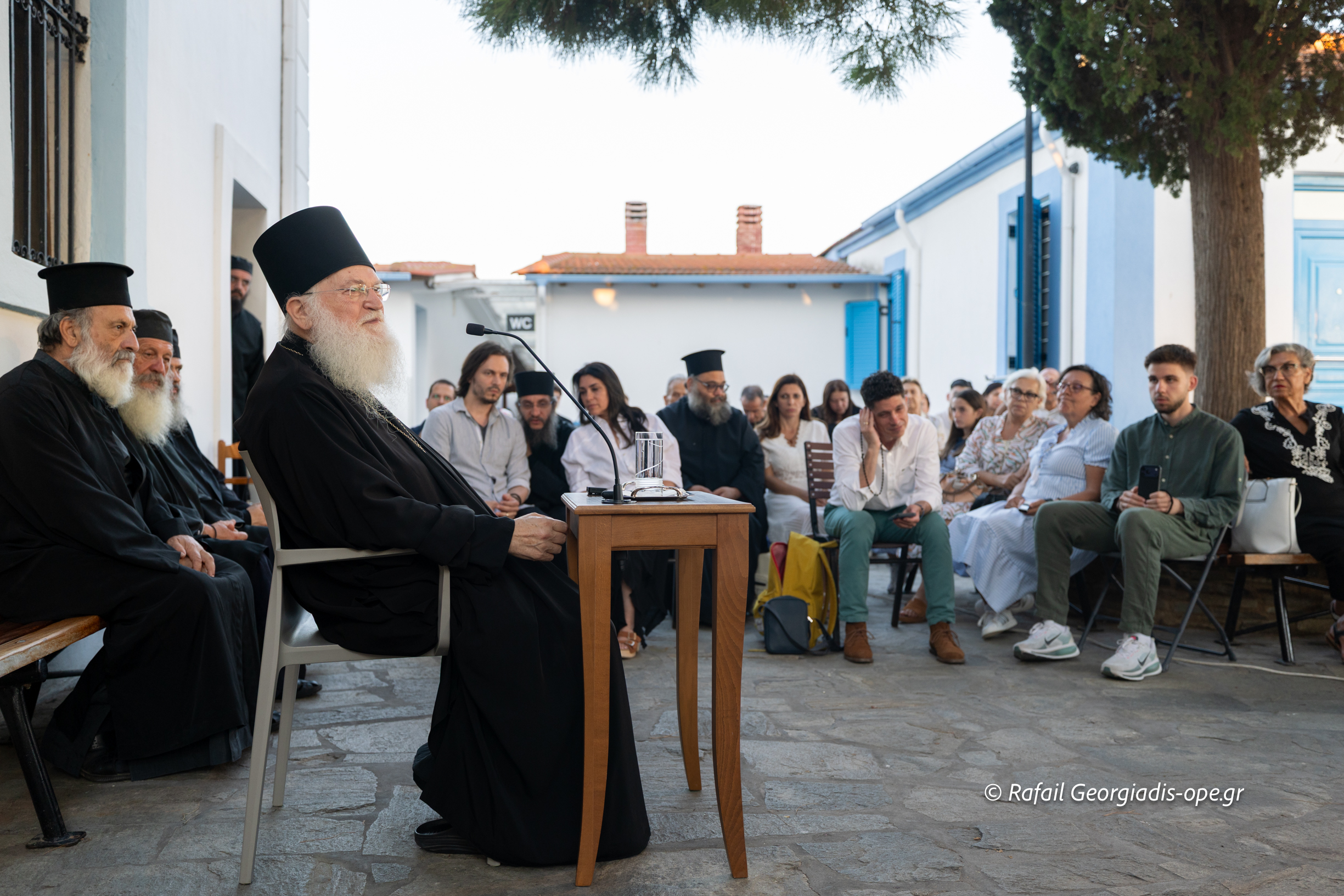 Πνευματική σύναξη πραγματοποίησε ο Γέροντας Εφραίμ στο Πόρτο Λάγος - μια φωτογραφία 2