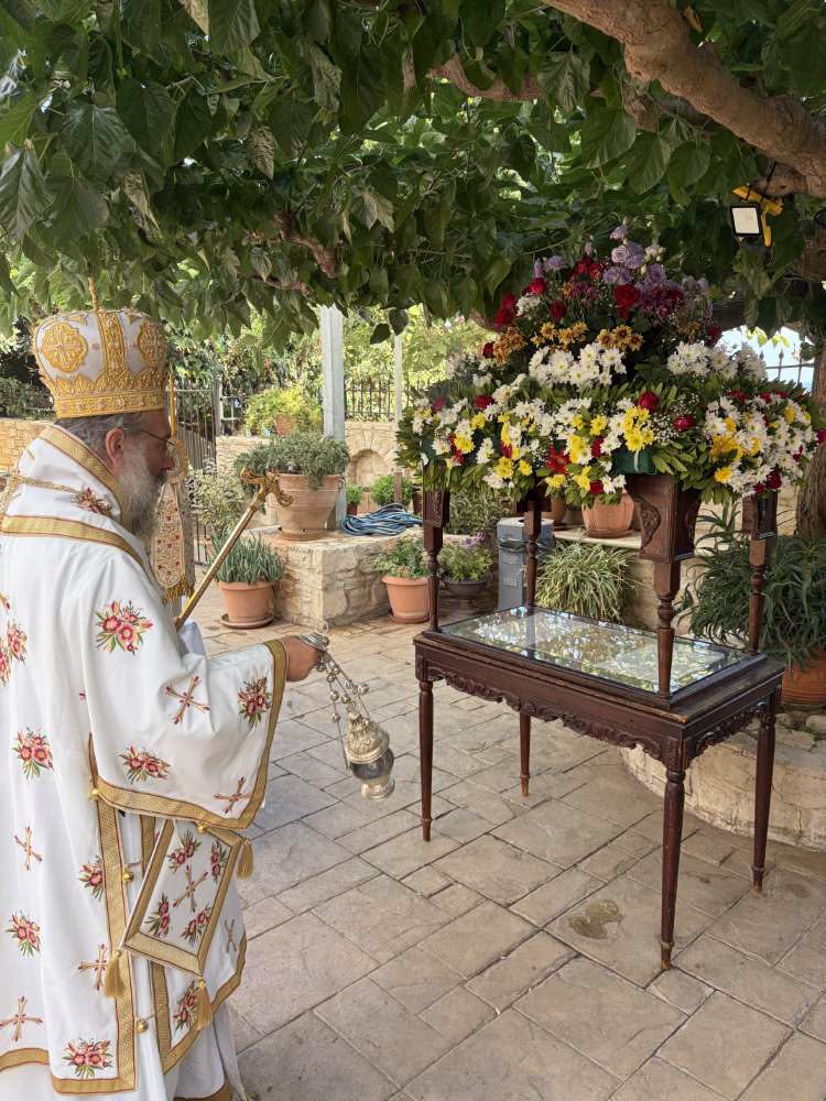 Μνημόσυνο για τον μακαριστό Μητρ. Ρεθύμνης τελέσθηκε στη Μονή Ατάλης–Μπαλή - μια φωτογραφία 2