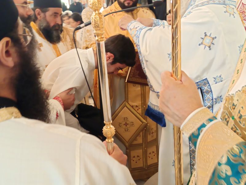 Η Πάρος τίμησε την ανακομιδή των λειψάνων του Οσίου Αρσενίου - μια φωτογραφία 6