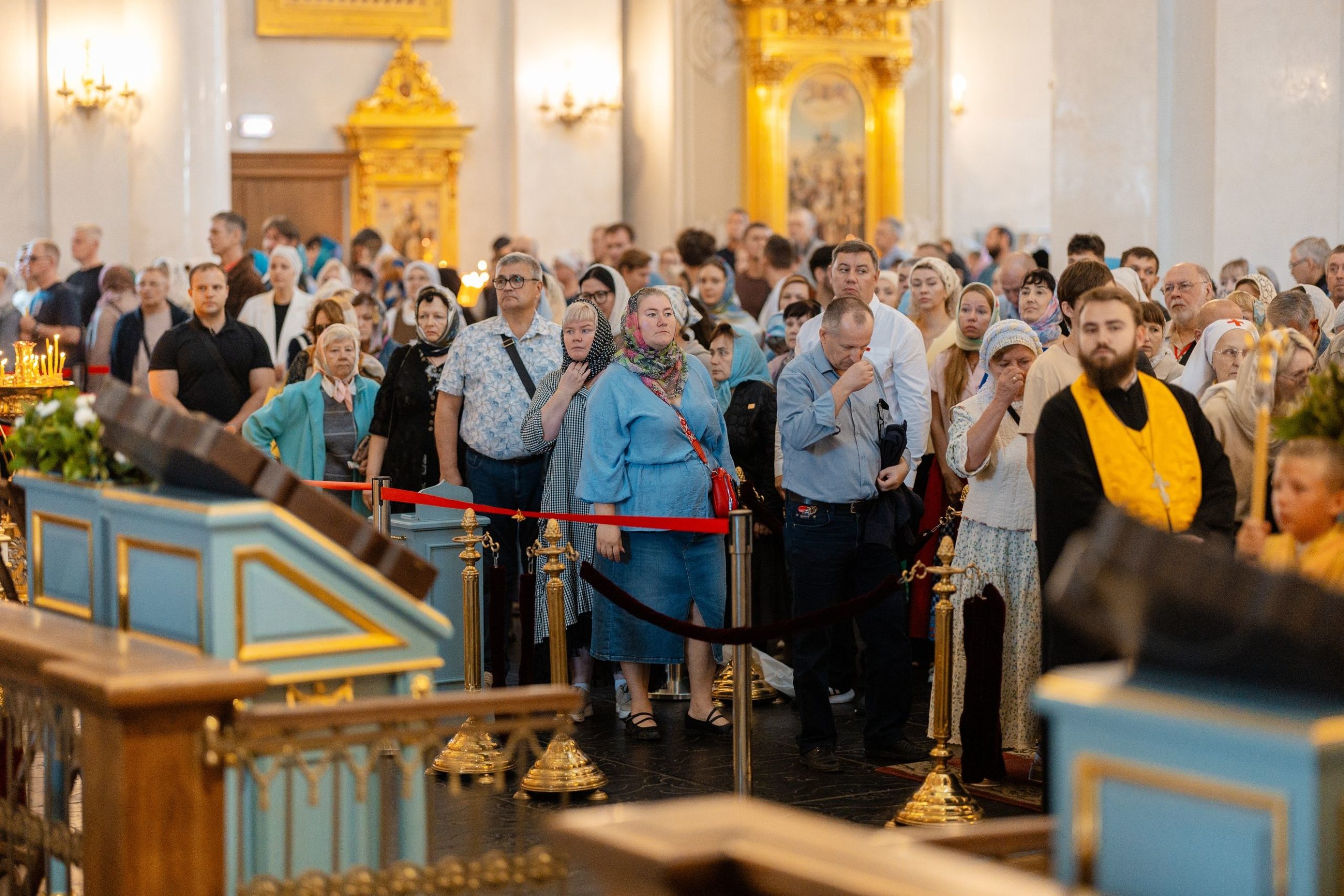 Πολυαρχιερατικό συλλείτουργο στο Καζάν ενώπιον λειψάνου του Αγίου Σπυρίδωνα - μια φωτογραφία 8