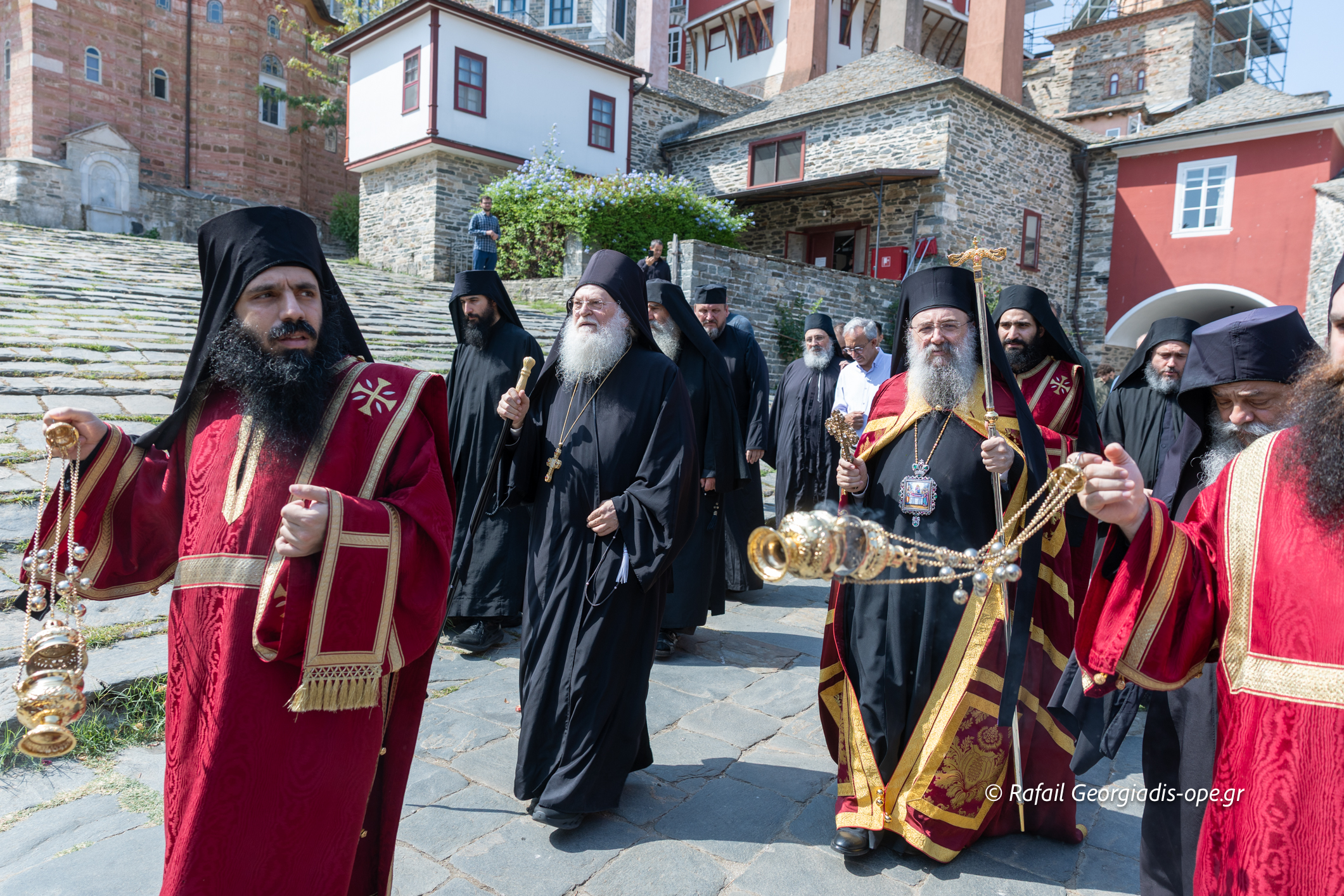 Η Μονή Βατοπαιδίου υποδέχθηκε τον Μητροπολίτη Πατρών Χρυσόστομο - μια φωτογραφία 11