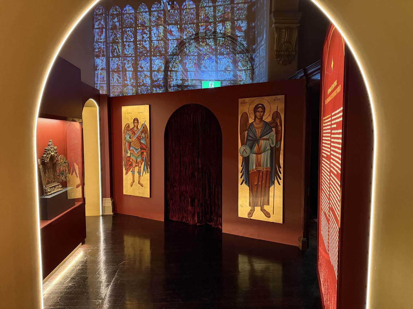 Ο Αρχιεπίσκοπος Μακάριος παρέστη στα εγκαίνια έκθεσης εικόνων στη Μελβούρνη - μια φωτογραφία 3