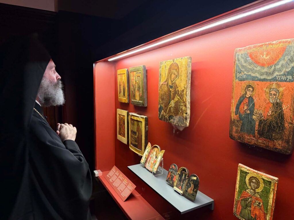 Ο Αρχιεπίσκοπος Μακάριος παρέστη στα εγκαίνια έκθεσης εικόνων στη Μελβούρνη - μια φωτογραφία 15