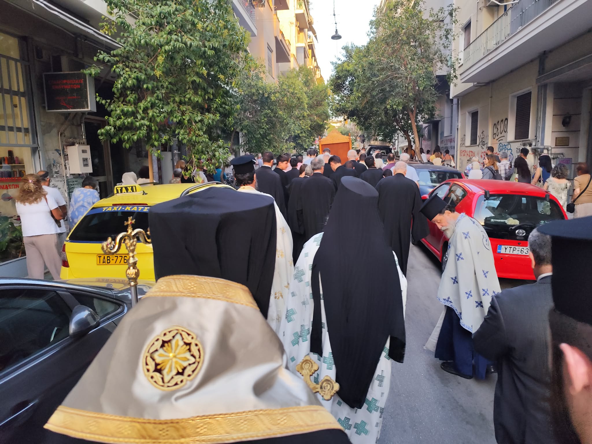 Πάνδημος εορτασμός για την Κατάθεση της Τιμίας Ζώνης στην Κυψέλη - μια φωτογραφία 6