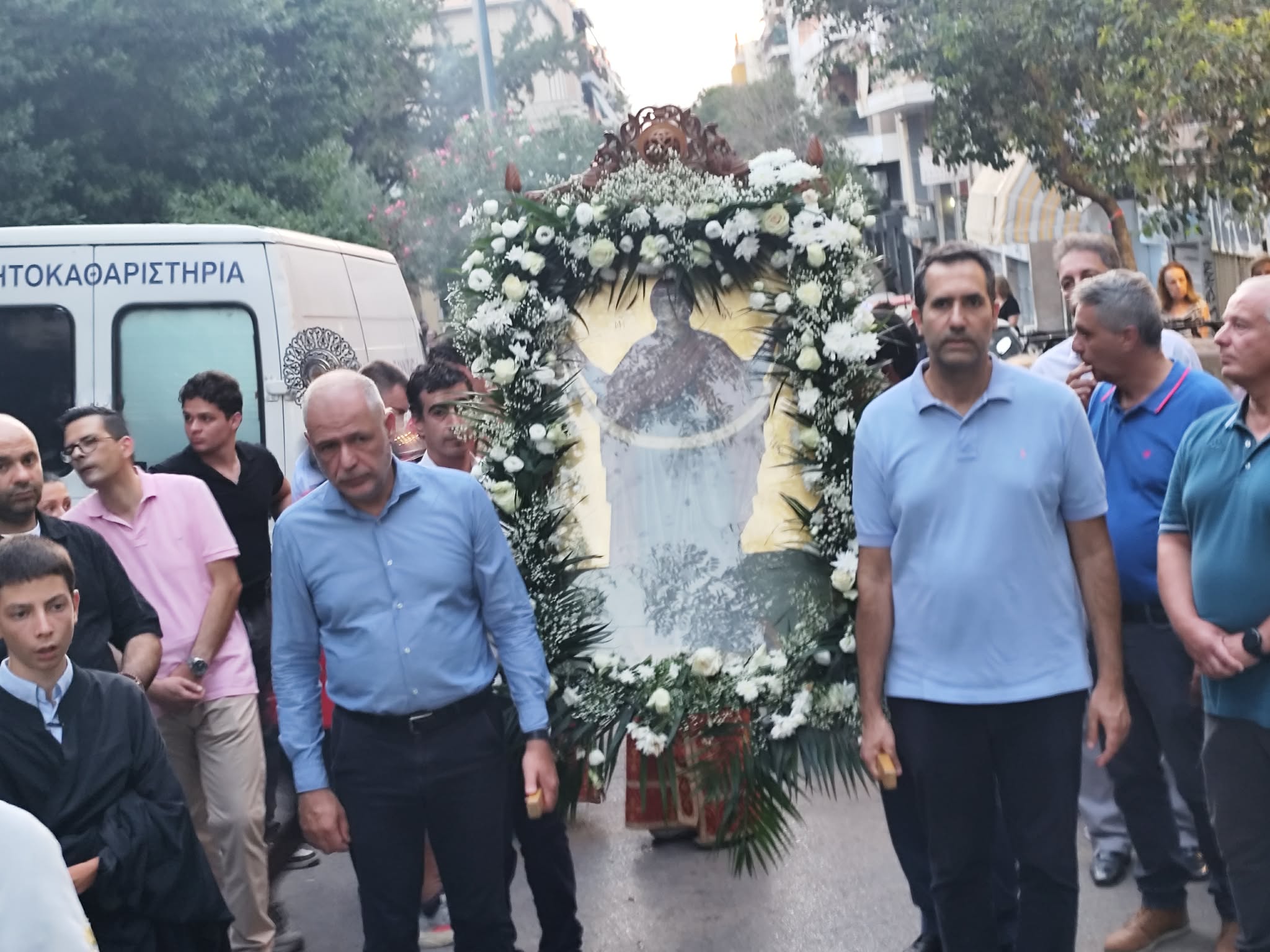 Πάνδημος εορτασμός για την Κατάθεση της Τιμίας Ζώνης στην Κυψέλη - μια φωτογραφία 8