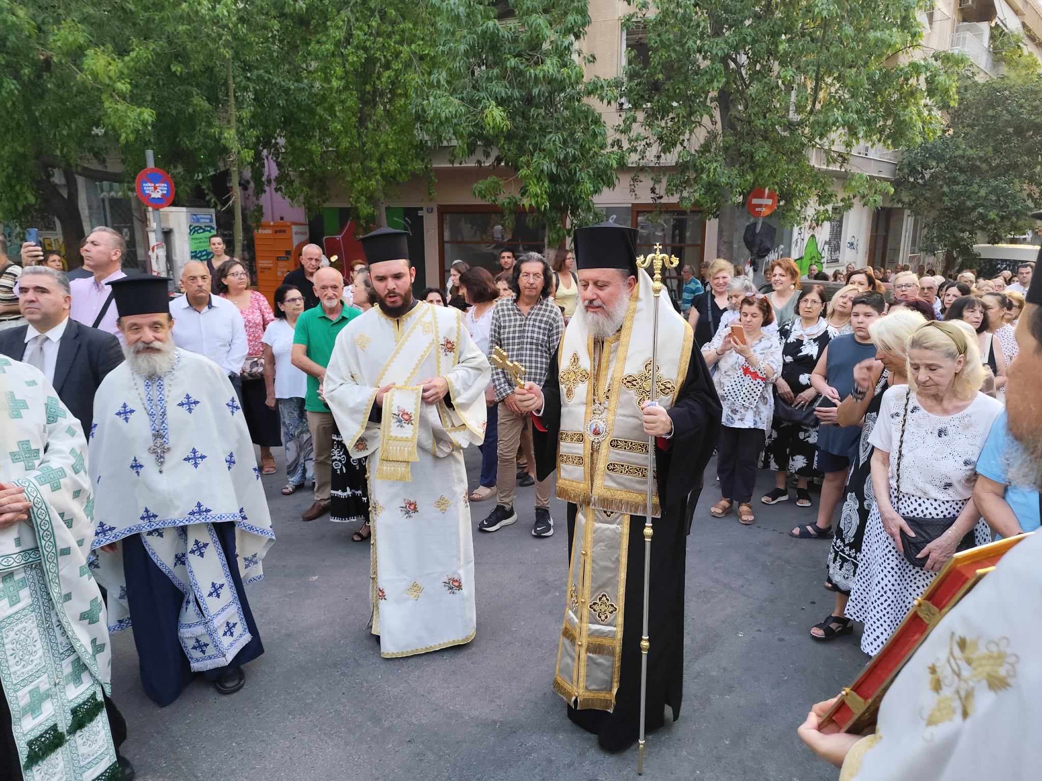 Πάνδημος εορτασμός για την Κατάθεση της Τιμίας Ζώνης στην Κυψέλη - μια φωτογραφία 9