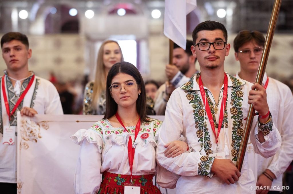 Ξεκίνησε επίσημα το Διεθνές Συνέδριο Ορθοδόξων Νέων στο Βουκουρέστι - μια φωτογραφία 5