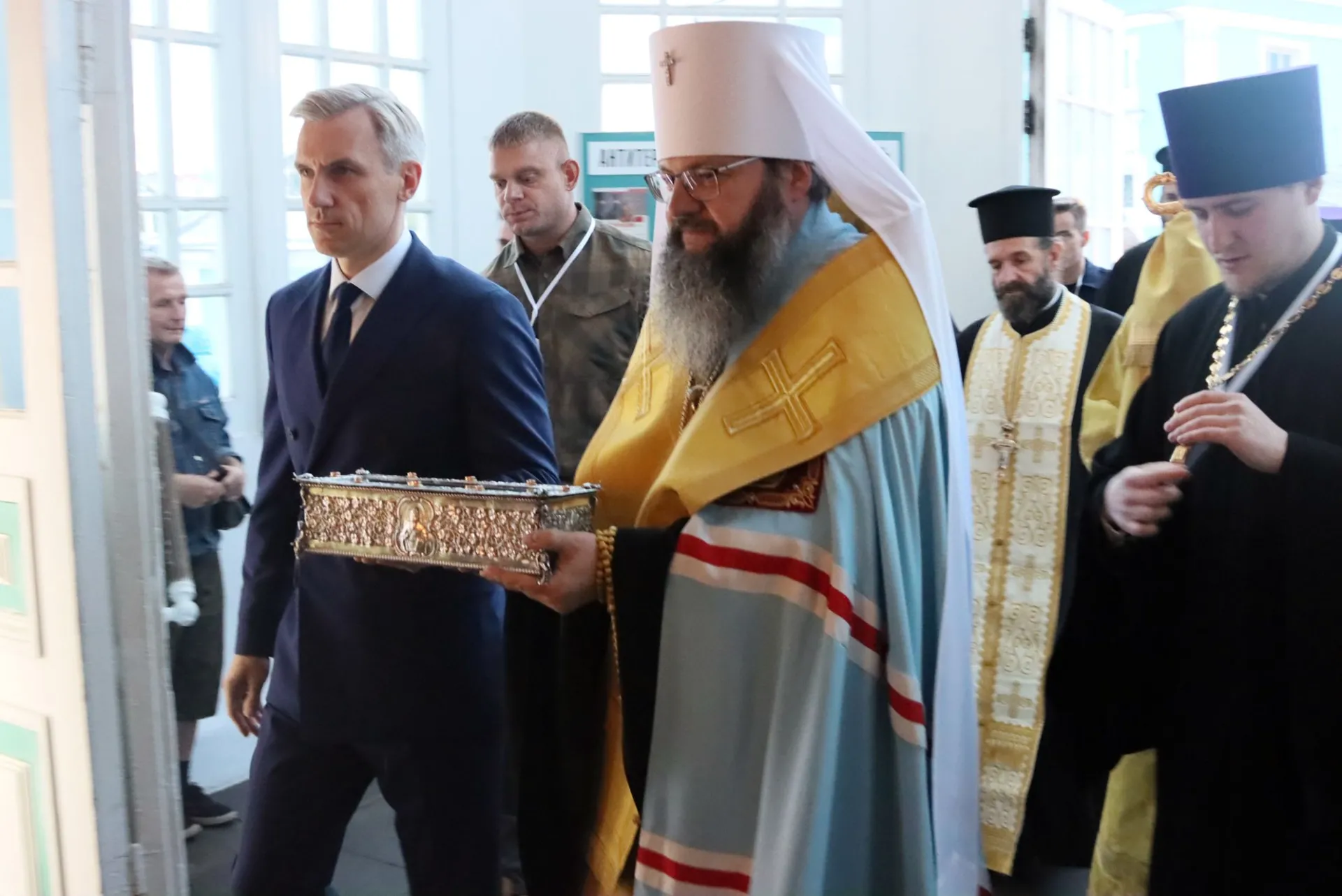 Η δεξιά χείρ του Αγίου Σπυρίδωνος έφτασε στο Σμολένσκ - μια φωτογραφία 10