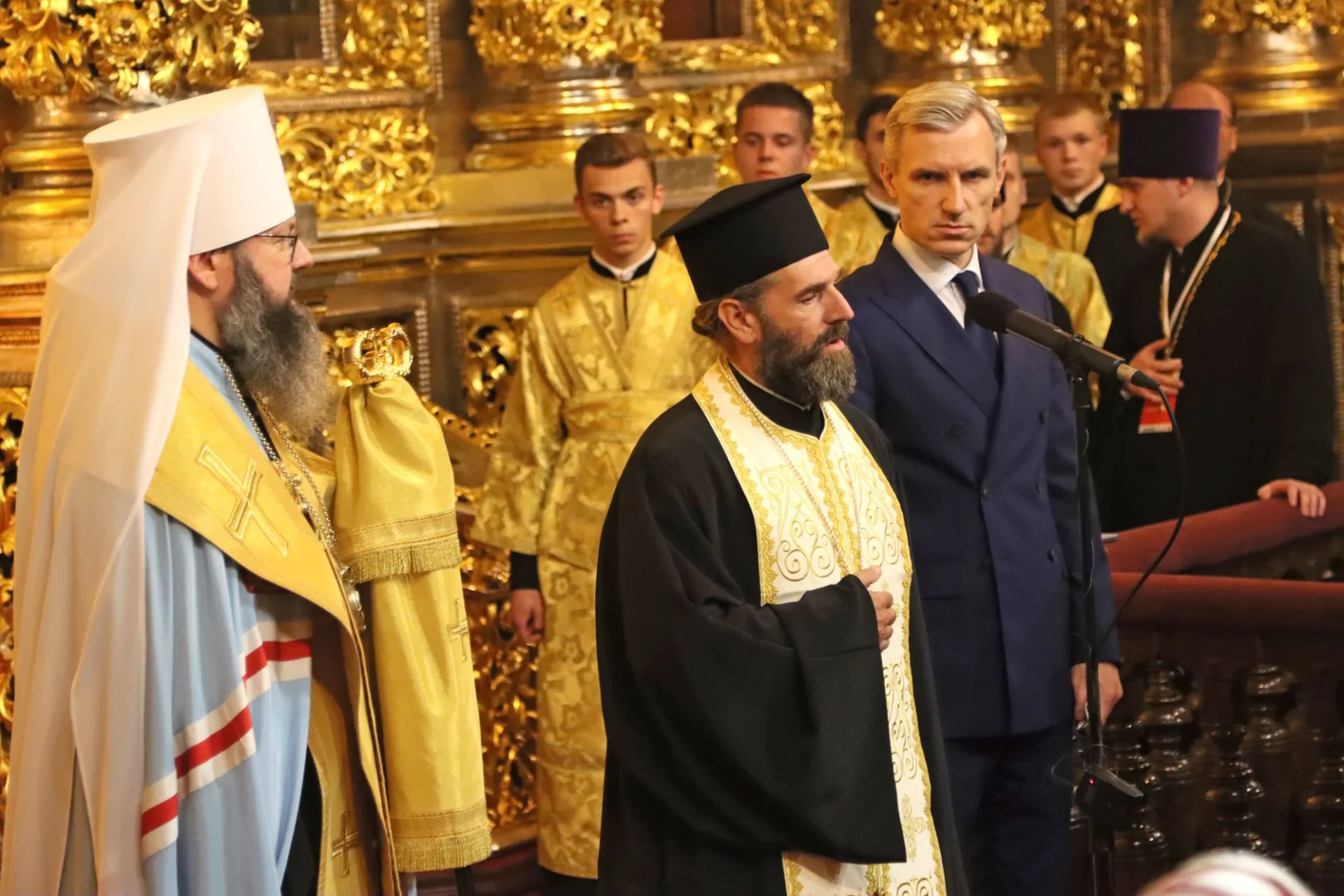 Η δεξιά χείρ του Αγίου Σπυρίδωνος έφτασε στο Σμολένσκ - μια φωτογραφία 12