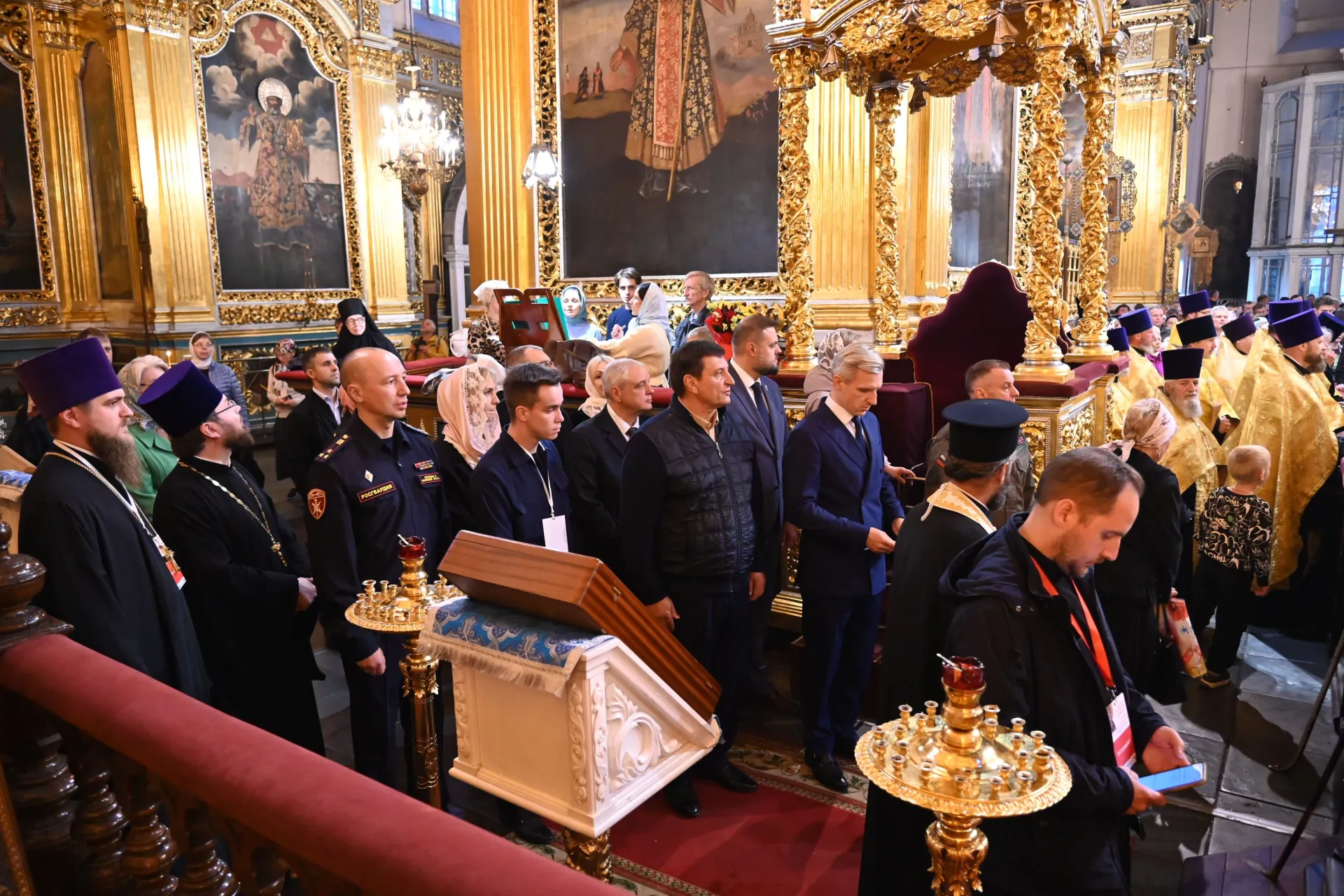 Η δεξιά χείρ του Αγίου Σπυρίδωνος έφτασε στο Σμολένσκ - μια φωτογραφία 19