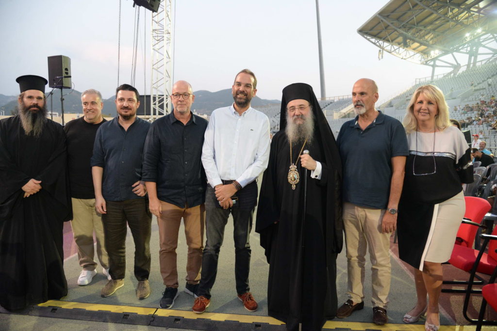 Φιλανθρωπική συναυλία της Μητρόπολης Πατρών συγκέντρωσε χιλιάδες κόσμο - μια φωτογραφία 6