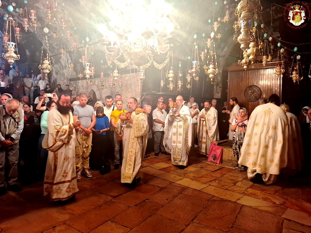 Λιτανεύτηκε η Ιερά Εικόνα της Κοιμήσεως Θεοτόκου στο Πατριαρχείο Ιεροσολύμων - μια φωτογραφία 5