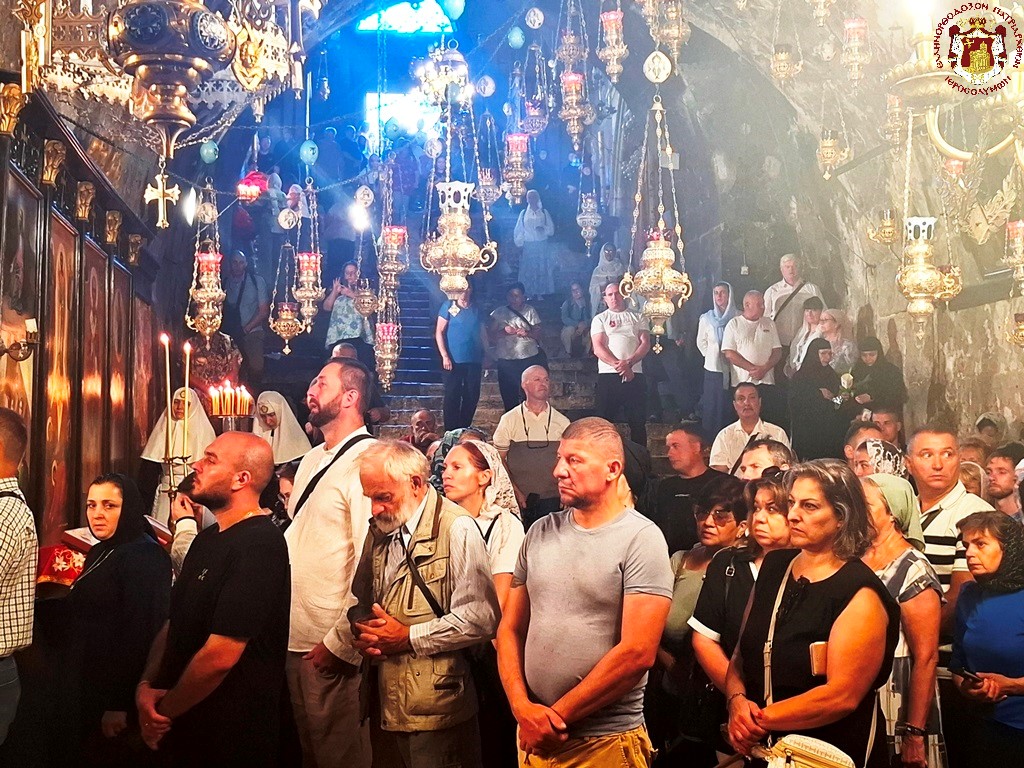 Λιτανεύτηκε η Ιερά Εικόνα της Κοιμήσεως Θεοτόκου στο Πατριαρχείο Ιεροσολύμων - μια φωτογραφία 7