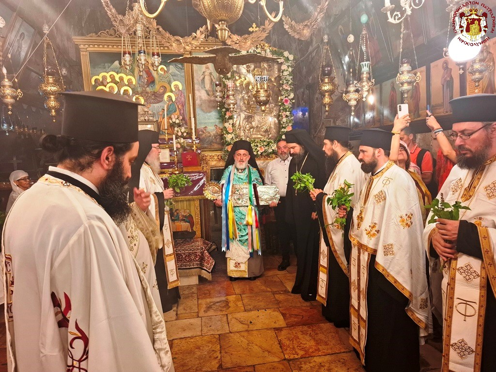 Λιτανεύτηκε η Ιερά Εικόνα της Κοιμήσεως Θεοτόκου στο Πατριαρχείο Ιεροσολύμων - μια φωτογραφία 9