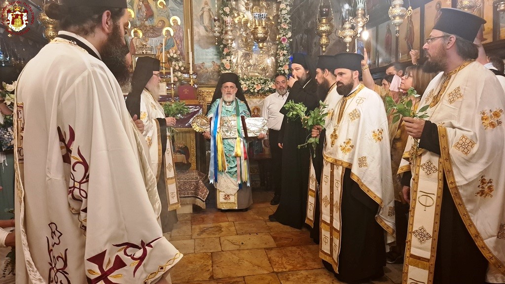 Λιτανεύτηκε η Ιερά Εικόνα της Κοιμήσεως Θεοτόκου στο Πατριαρχείο Ιεροσολύμων - μια φωτογραφία 10