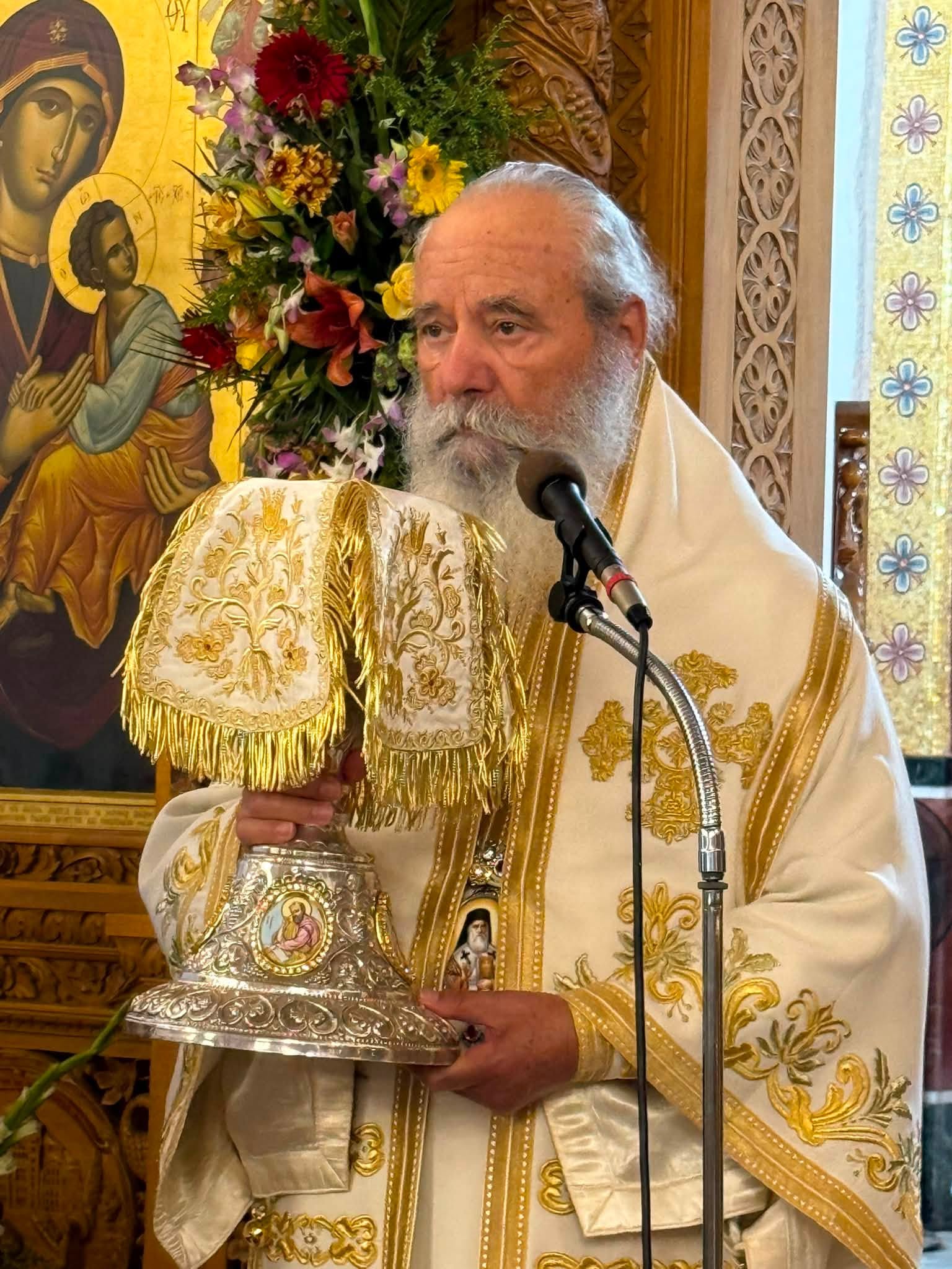 Τρισαρχιερατική Λειτουργία για τον Άγιο Νεκτάριο τελέστηκε στην Αίγινα - μια φωτογραφία 12