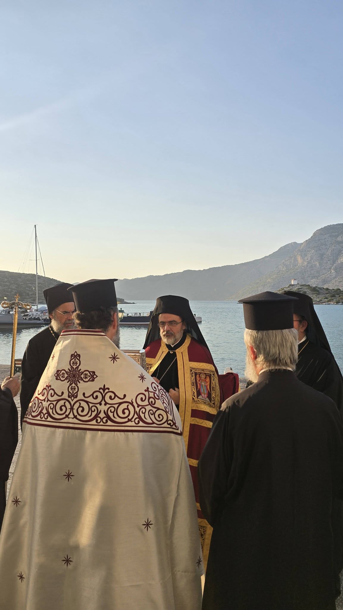 Ο Μητροπολίτης Σμύρνης Βαρθολομαίος στην εορτάζουσα Μονή Πανορμίτου Σύμης - μια φωτογραφία 2