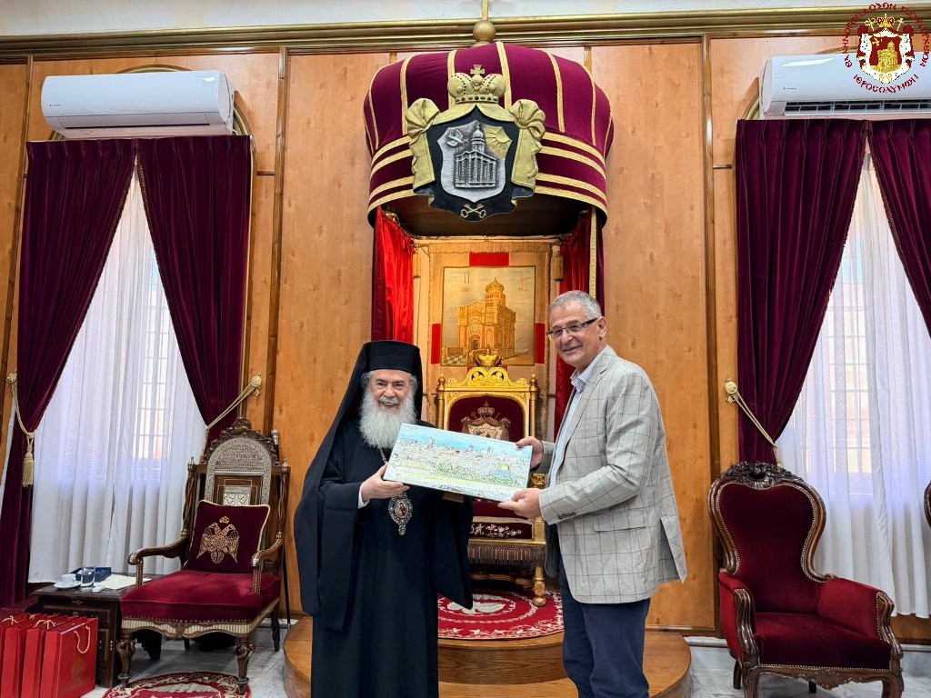 Ο Πατριάρχης Ιεροσολύμων Θεόφιλος δέχθηκε τον υποστράτηγο Ιωάννη Κορρέ - μια φωτογραφία 2